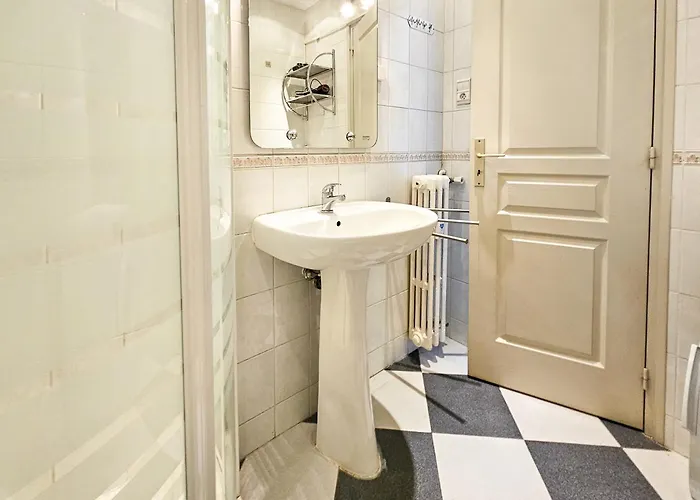 Alba Budget 2 Pers Wifi Ac Apartment Nizza